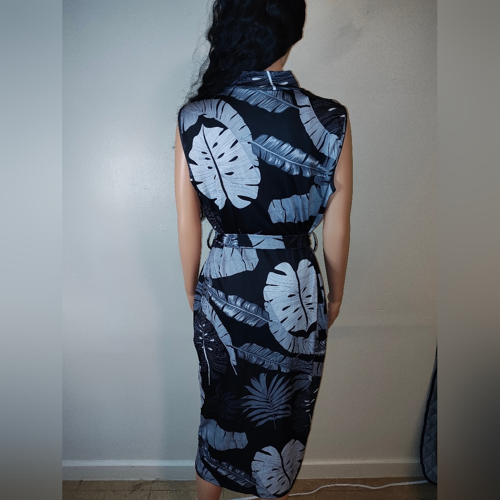 Elegant Black and Gray Sleeveless Dress - Picture 2 of 3